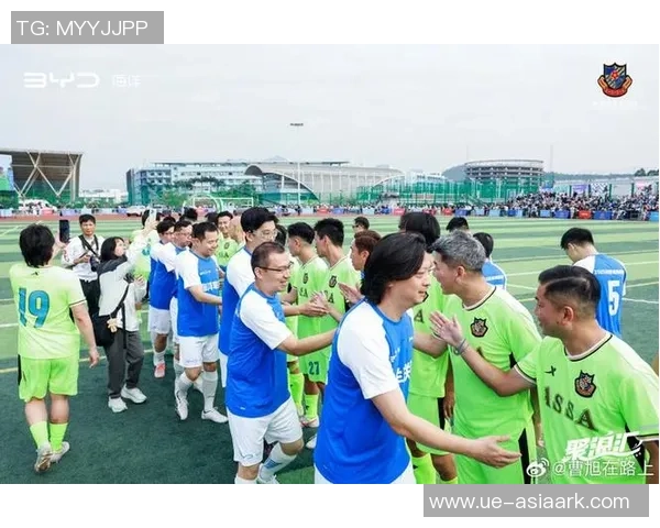 香港足球明星队莅临珠海展开友谊赛激情对决助力地方足球发展 香港足球明星队莅临珠海展开友谊赛激情对决助力地方足球发展
